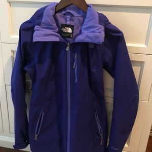 Women’s NorthFace Thermoball jacket